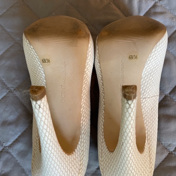BCBG Creamy White and Gold Parade Platform Pumps!! 👠 - Picture 13 of 15